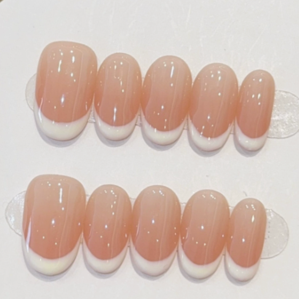 Ovale Nude Français