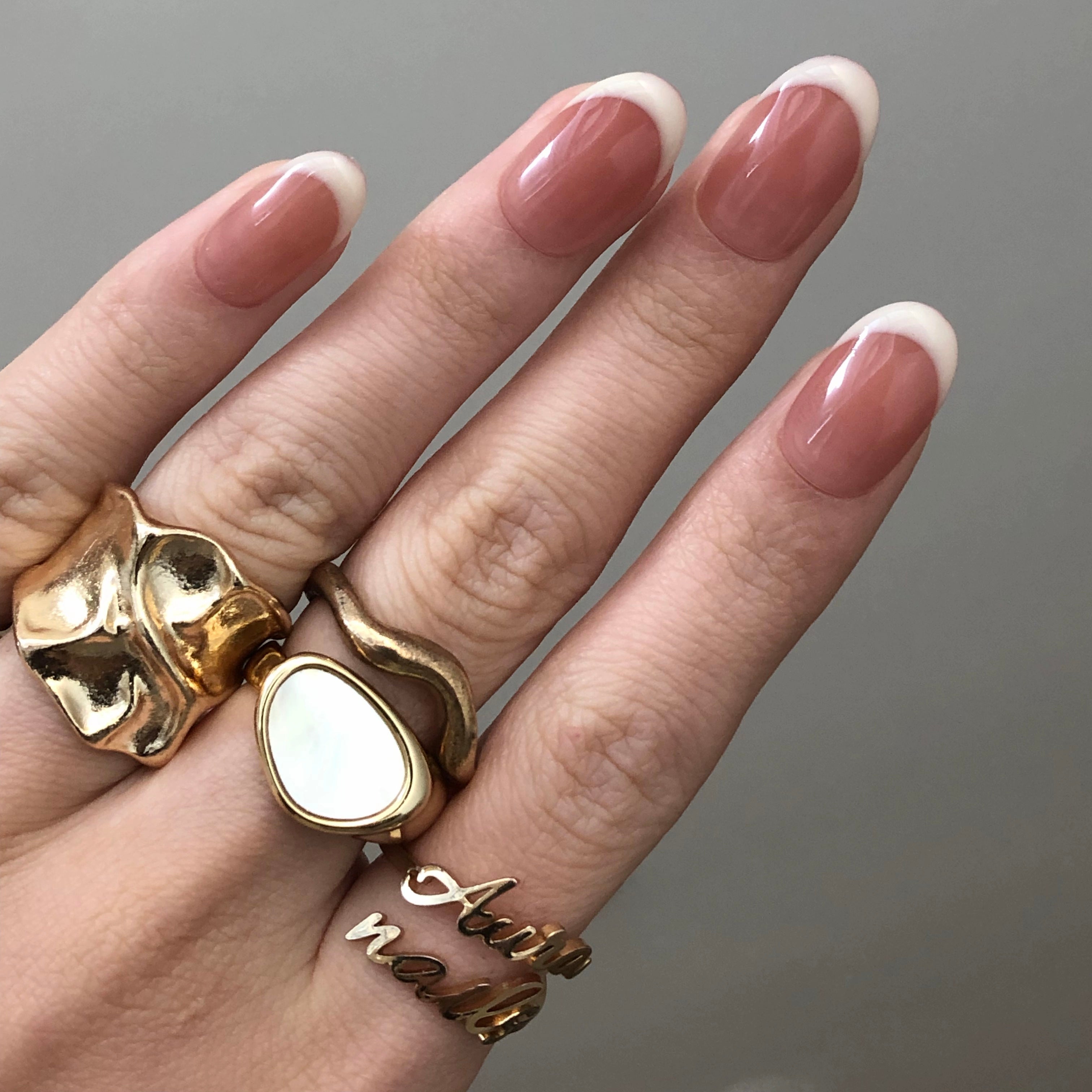 Ovale Nude Français